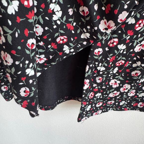 J.Jill Floral Top Blouse Black Red White Round Neck Side Slit 3/4 Sleeve Sz L - Picture 7 of 8